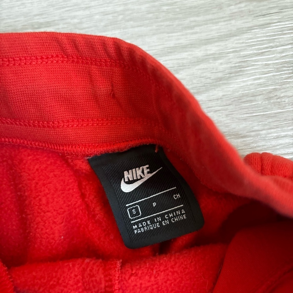 Nike women’s joggers size smalll - Picture 6 of 8